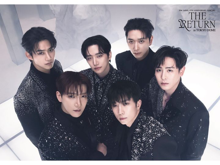 【K-POPの歴史を作ったグループたちの復活と現在地】今回は、先日10年ぶりとなる東京ドームライブを終えた「2PM」をフィーチャー！ “野獣ドル”という新境地を開拓し、30代になっても輝きを増す彼らの魅力とは？ ※画像：2PM Japan Official 公式X