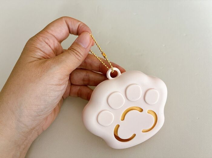 【キャンドゥ】見つけた瞬間カゴIN！『ぷにぷに肉球』が“メイク中のイライラ”を解決してくれた♡