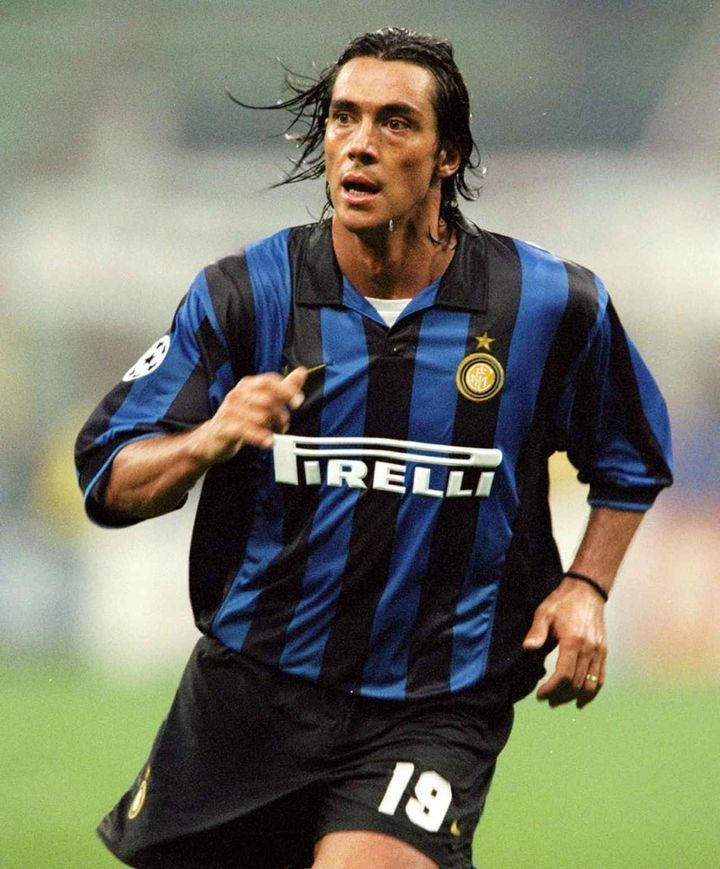 画像: 1998-99シーズンのホームキット (C)Getty Images