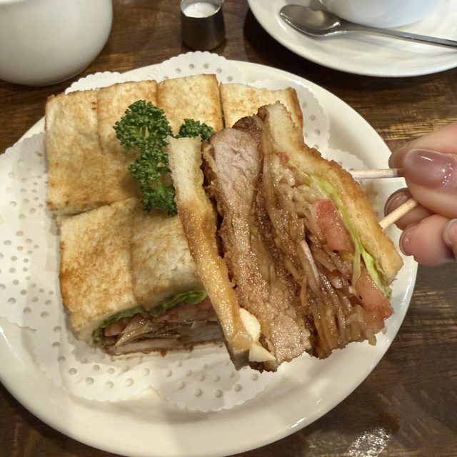 カツサンド断面