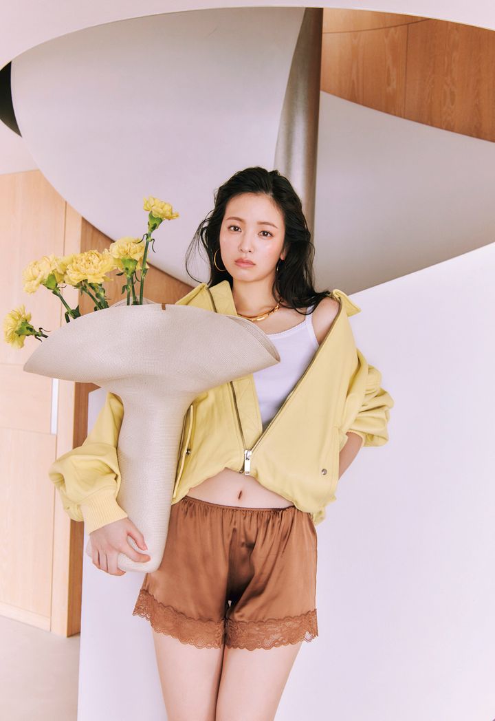 横田真悠 カバーガール