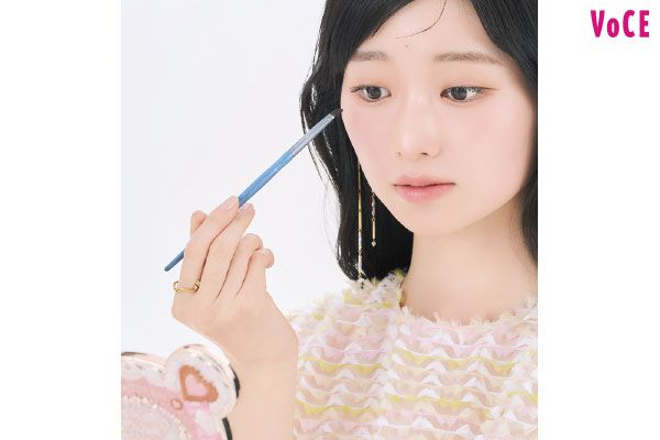デカ目に集中しすぎると不自然に。目を開閉しながら引きでチェック！