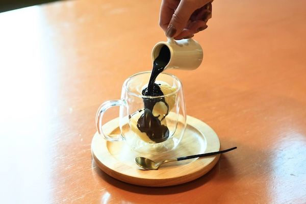 炭づくり110年の谷地林業、岩手県産ナラ炭由来の食品向け植物炭末色素を販売開始
