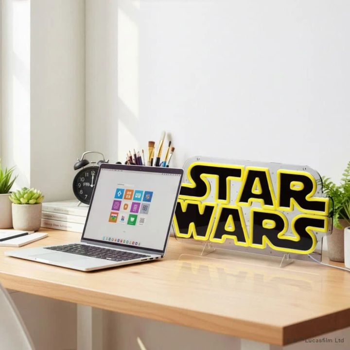 スター・ウォーズのLEDネオンライト点灯時の全体像