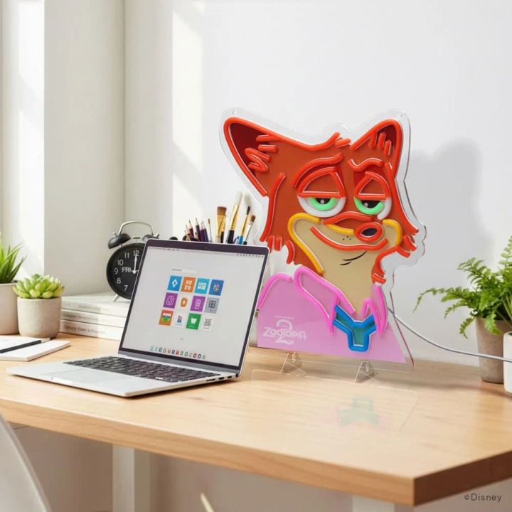 ズートピアのLEDネオンライト点灯時の全体像