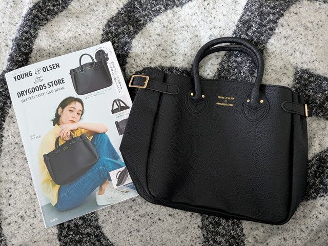 YOUNG & OLSEN The DRYGOODS STORE BELTED TOTE BAG BOOKのムック本表紙とブラックのベルテッドトートバッグ