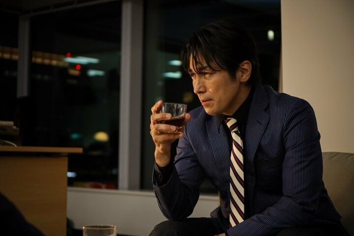 【写真・画像】「これじゃ美月が満足できないわけだ」 不倫男がサレ夫に“夜の営み”でゲスマウント 『余命3ヶ月のサレ夫』第5話 2枚目