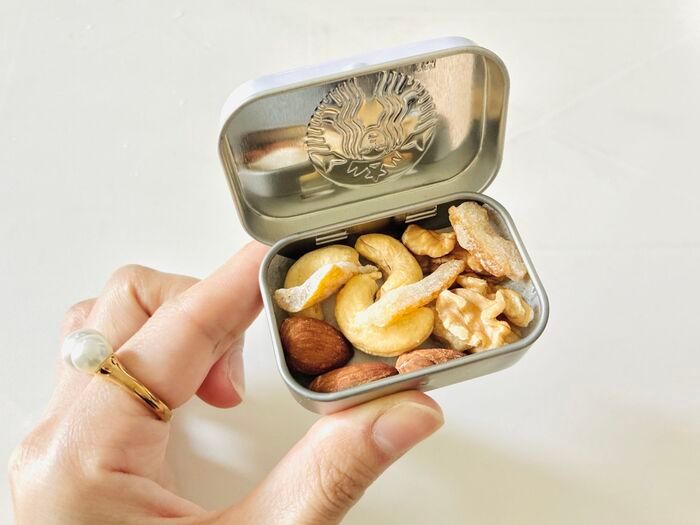 缶に詰めるだけで…かわいすぎる『スナック缶』ができちゃった！これはハマること間違いなし♡