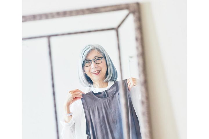 59歳で服を7割手放してラクになった。“手放しチェックリスト18”でクローゼット整理