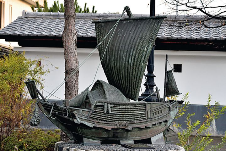 【富山ツーリング】北前船の歴史と「天然の生け簀」を巡る！港町から神通川の秘湯へ行く絶景旅