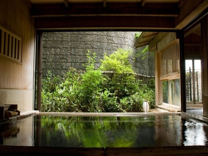 「黄金の湯」と「白銀の湯」を楽しめる