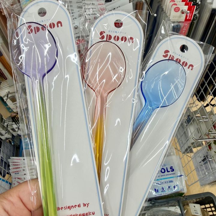 100均でそろえられる！かわいくて軽い今どきなカトラリー