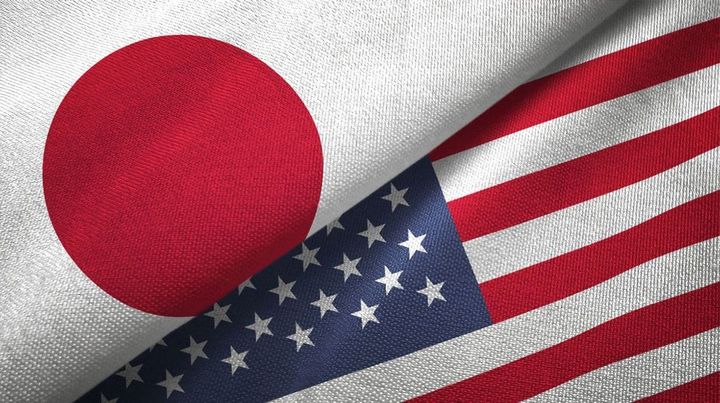 日本とアメリカの国旗