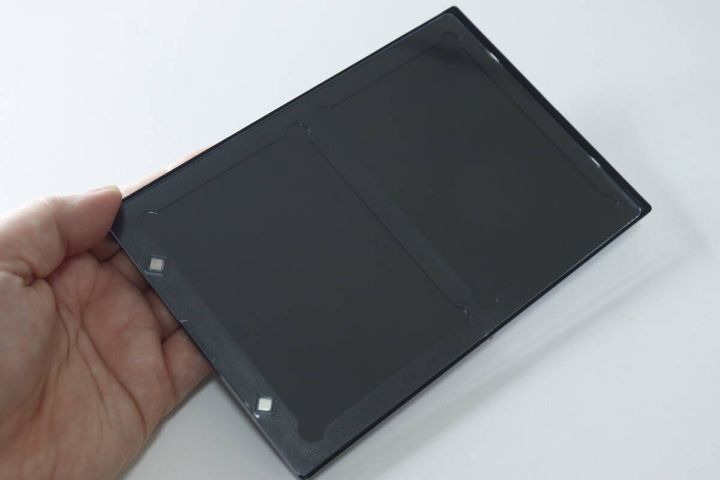 ダイソーのマグネットカードローダー（2連、黒）のビジュアル