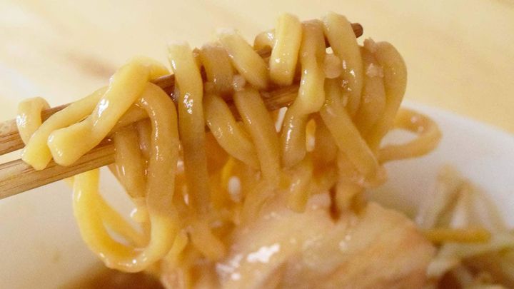 麺はしっかりとしたワシワシ食感