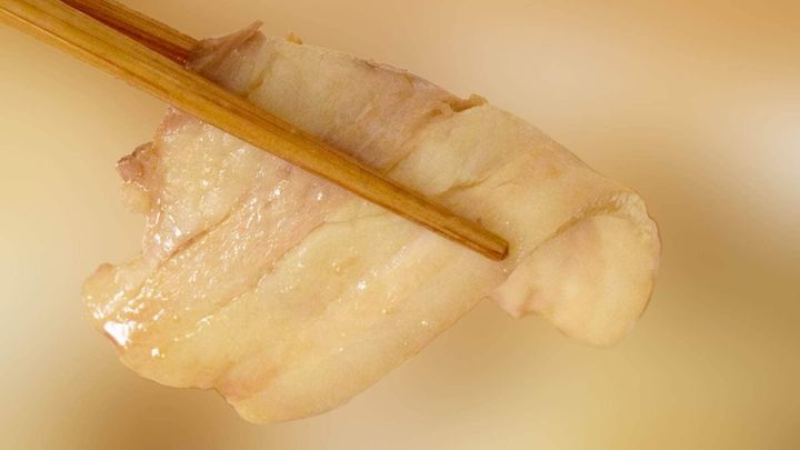 チャーシューはやや薄めながら、1枚が大きくしっかりとした食べ応えがあります。
