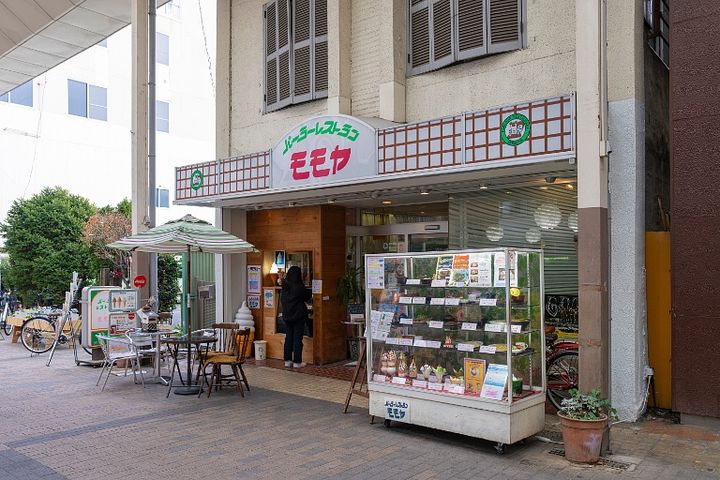前橋のパーラーレストラン モモヤ