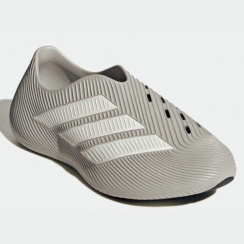 アディダスから新型リカバリーサンダル登場！疲れた足を“チル”させる極上クッションが一度履いたらやみつきに
