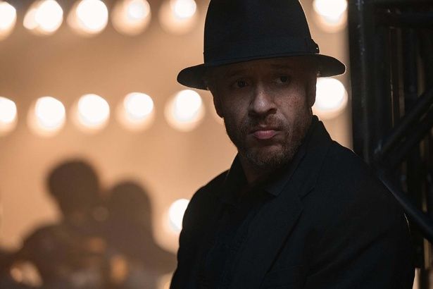 長年、マイケルのボディーガードを務めたビル・ブレイ(ケイリン・ダレル・ジョーンズ) [c] 2026 Lions Gate Entertainment Inc. All Rights Reserved.
