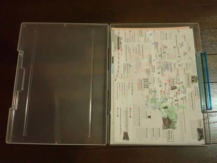 DAISO(ダイソー)：A4ファイルケース