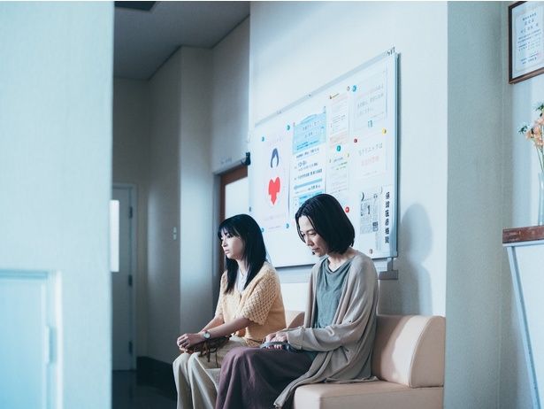 夫の不倫や娘との衝突に苦しむ井上志穂を演じる木村佳乃 [c]2026「汝、星のごとく」製作委員会 [c]凪良ゆう／講談社