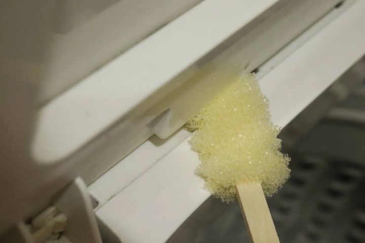 ダイソー 洗濯機周りの汚れスッキリ棒（3本） 使用例