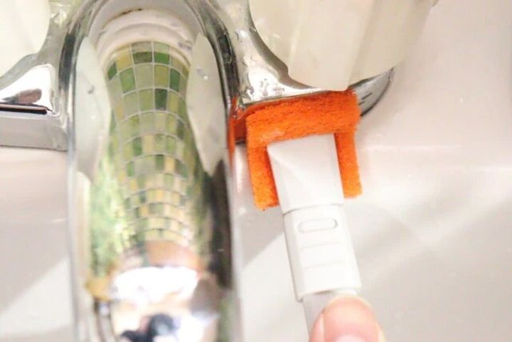 ダイソー 水栓金具用スティッククリーナー（落ち落ちV） 使用例