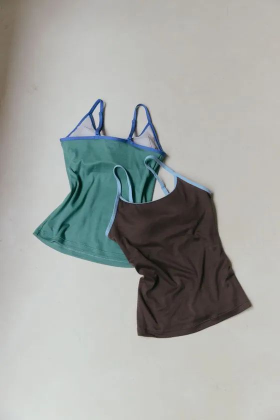 Cup In Bicolor Camisoleの正面着用カット