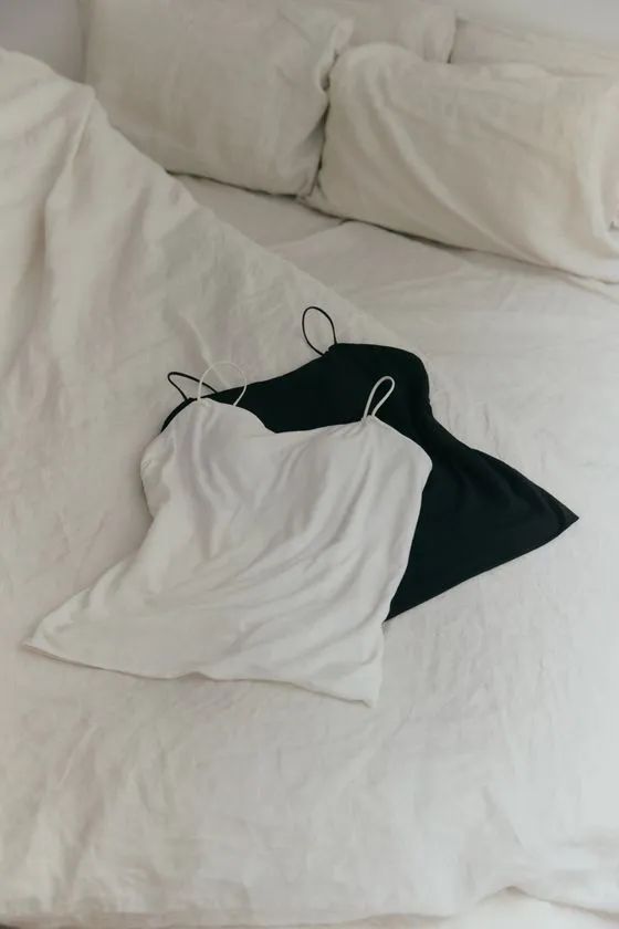 Cup In Bare Camisoleの正面着用カット
