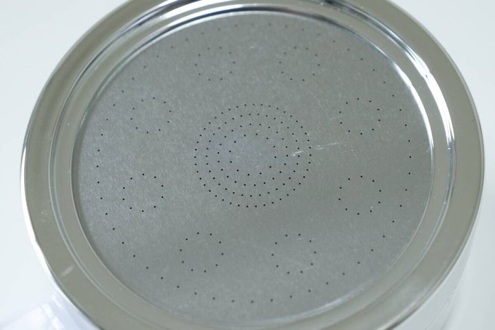 ダイソーのセラミックボールシャワーヘッドの極細水流のステンレス散水板