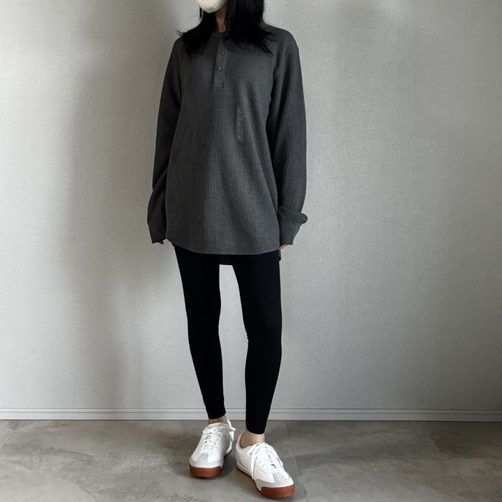 ユニクロ ワッフルヘンリーネックTシャツ Lサイズ×レギンスのミニワンピ風コーデ