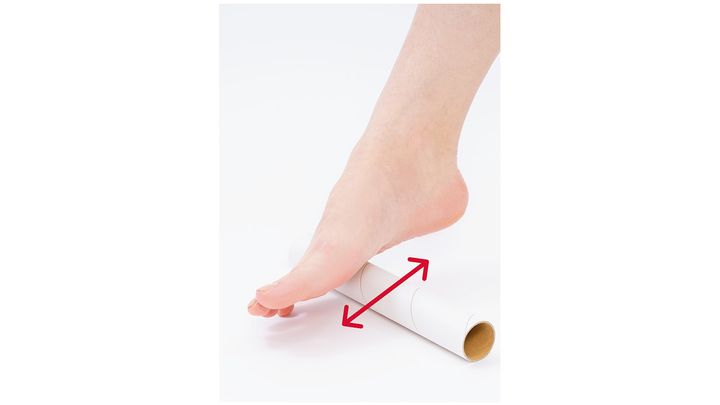 足の不調のカギは、小指にあった!? 寝指が目覚める、ほぐしストレッチ