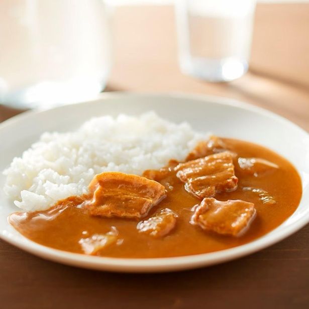 素材を生かした辛くない国産玉ねぎと豚肉のカレー 提供画像