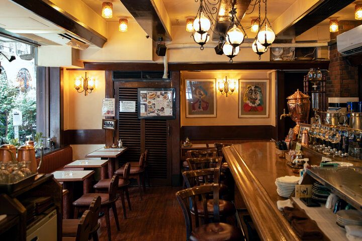 老舗喫茶「銀座 和蘭豆（ランズ）」で、コーヒーの香りに癒やされるやさしい時間♪