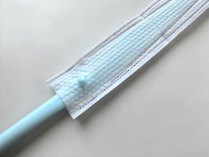 ワイパーに防カビ成分のシートをかぶせて使う