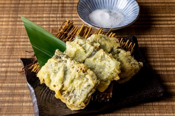 【東京都豊島区】100年続く魚屋の目利きによる鮮魚を炉端焼きで！池袋に隠れ家酒場「炉端 さかずき」誕生