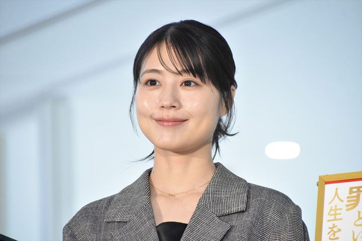 有村架純、映画『マジカル・シークレット・ツアー』と税関のコラボ発表会に登場 クランクイン！ width=