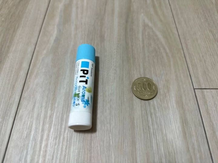 DAISO(ダイソー)：スティック糊ハイパワーフローラル