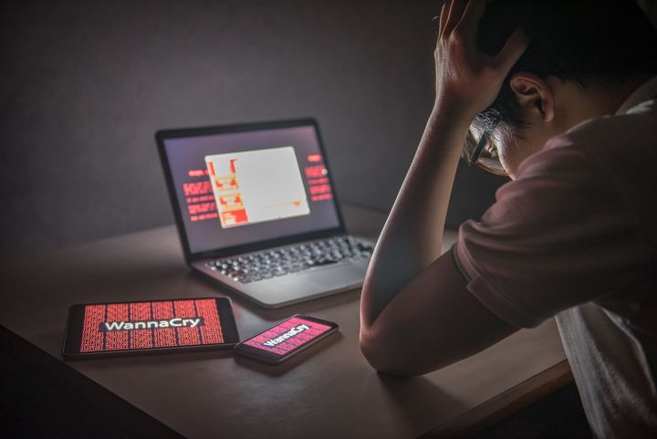 「至急確認を」というSMS、そのリンク先は本物ですか？