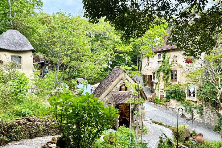 中世のヨーロッパみたい♪ 静岡・浜松「ぬくもりの森」で絵本の世界へワープ