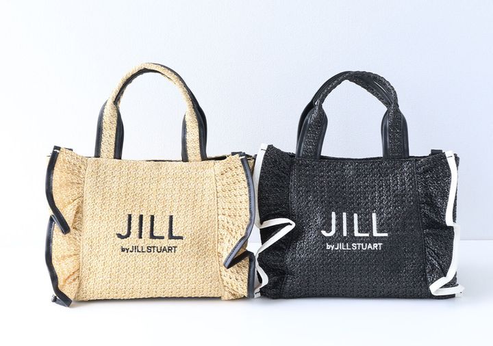 ベージュのNATURAL ver.と黒のBLACK ver.のJILL by JILL STUARTかごバッグを並べた正面写真