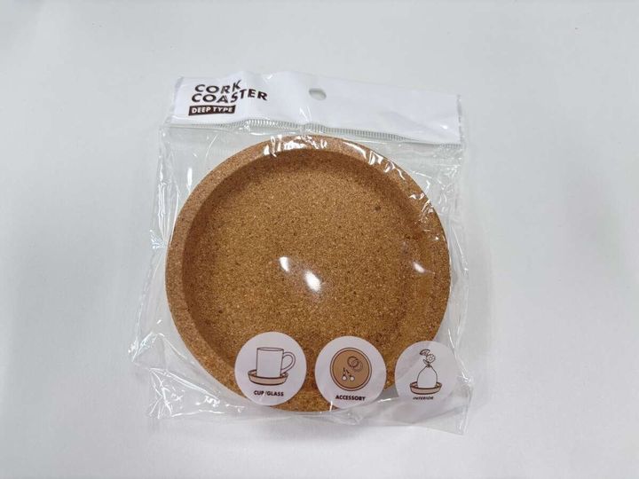 ダイソーの深型コルクコースターのパッケージ