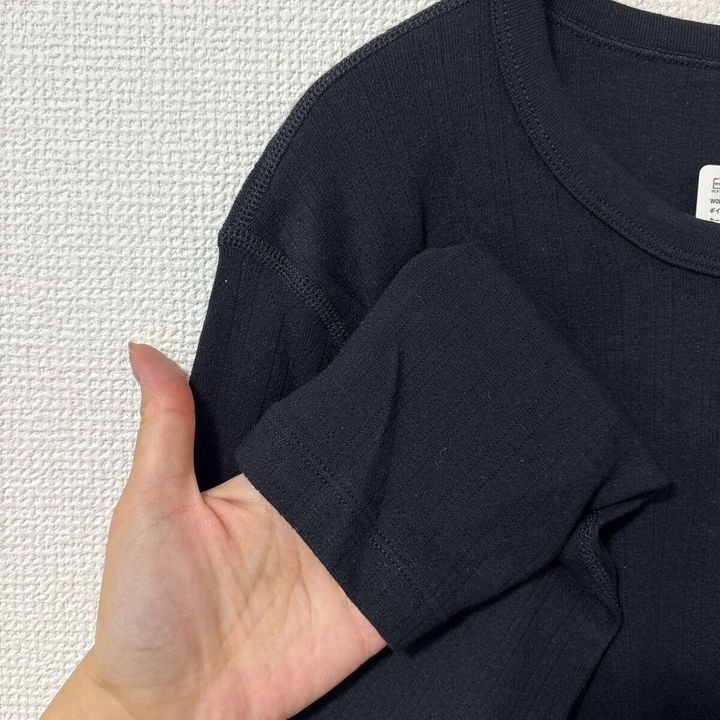 ポインテールカーディガンの後ろのデザイン