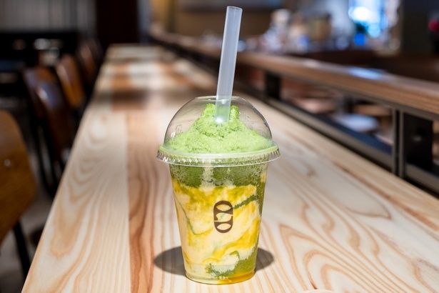 フレーバーが月替りで楽しめる「ポターチェ」。5月は「マンゴーフロマージュ＆抹茶ポターチェ」(680円)が登場。抹茶のほろ苦さに、マンゴーの甘みとフロマージュのコクがマッチ