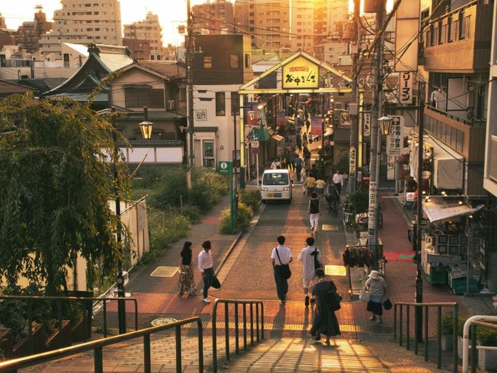 All About ニュース編集部が全国250人を対象に実施した「商店街・市場に関するアンケート」の調査結果から、好き＆行ってみたい「東京都の商店街・市場」ランキングを発表！ 2位「谷中銀座商店街」を抑えた1位は？