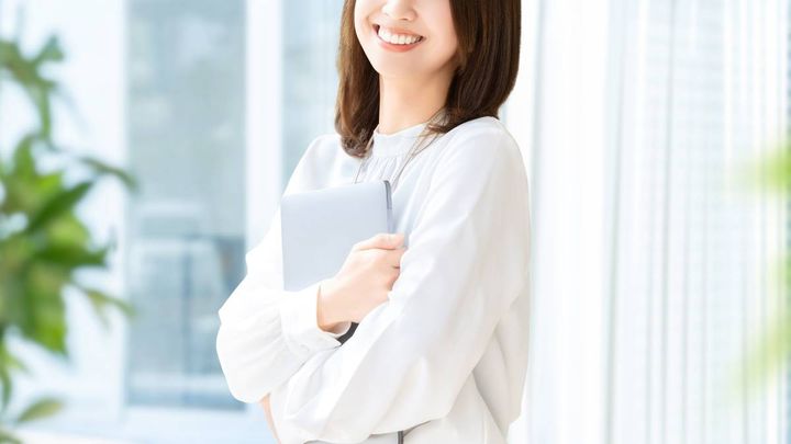 笑う人