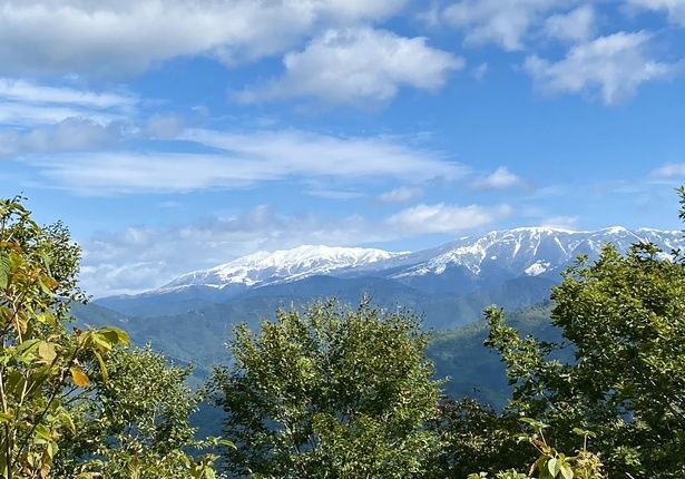 山頂までは約2時間。360度の眺望が登山のご褒美だ