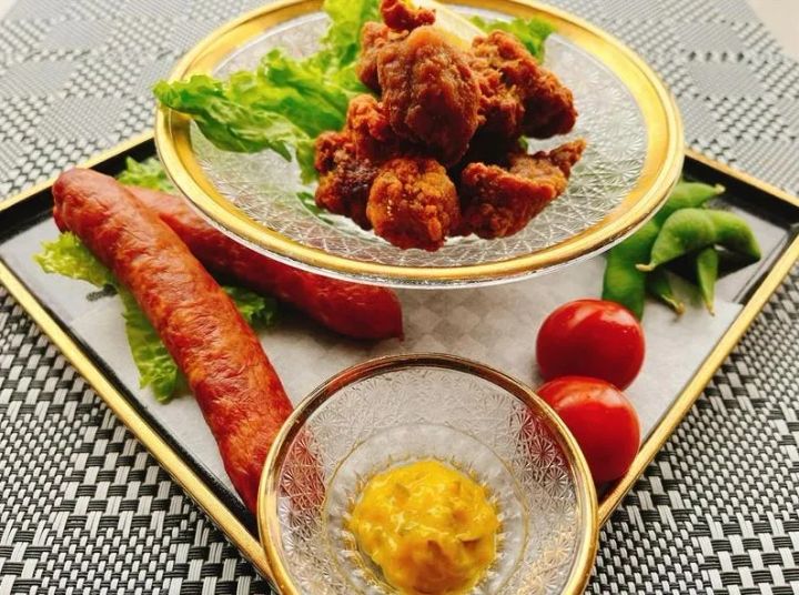 牛たんの唐揚げと牛たんソーセージの盛り合わせ