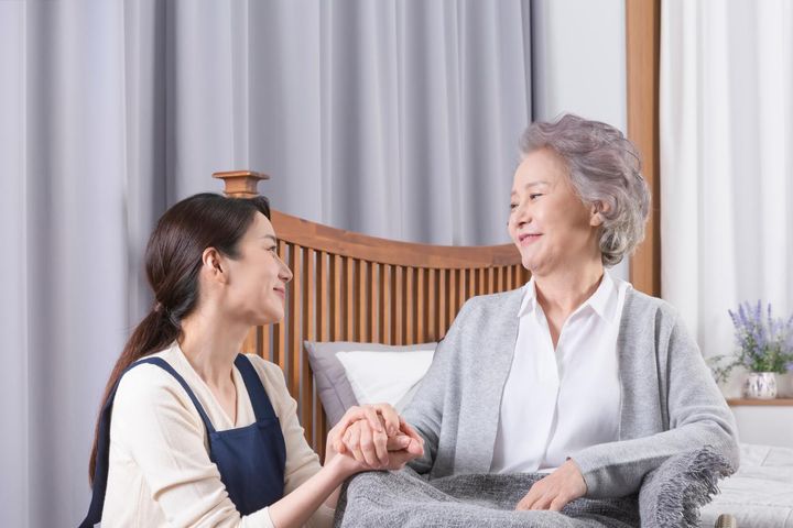「母との距離、ちょうどいい？」娘たちが打ち明けた本音と後悔、そして感謝【読者アンケート】