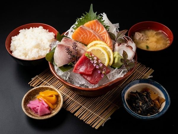 【東京都多摩市】ランチ食べ放題、夜はコースも充実！「漁港食堂 三方」が東京・多摩センター駅にOPEN